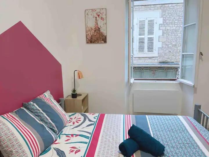 Jolie Appartement 2 Chambres 65M2 Au Centre Ville Fontenay-le-Comte Bagian luar foto