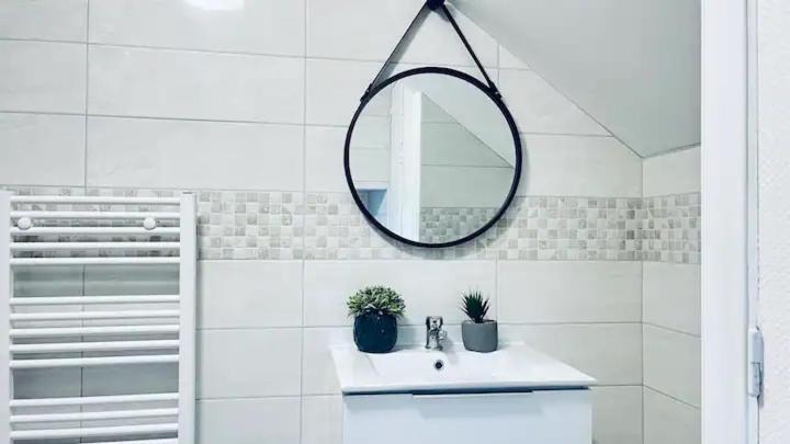 Jolie Appartement 2 Chambres 65M2 Au Centre Ville Fontenay-le-Comte Bagian luar foto